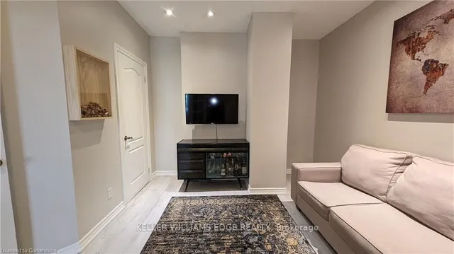 Additional image 21 of 135 James St Unit 115