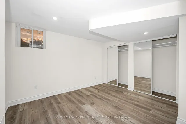 Additional image 37 of 2728 Guilford Cres