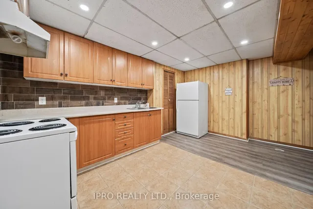 Additional image 24 of 734 Briar Cres