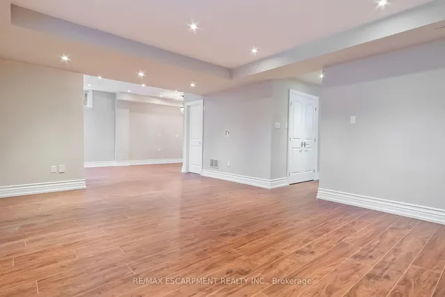 Additional image 31 of 274 Lake Promenade N/A