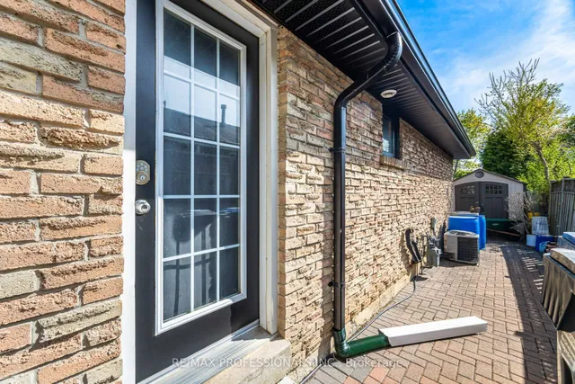 Additional image 35 of 52 Lorraine Cres