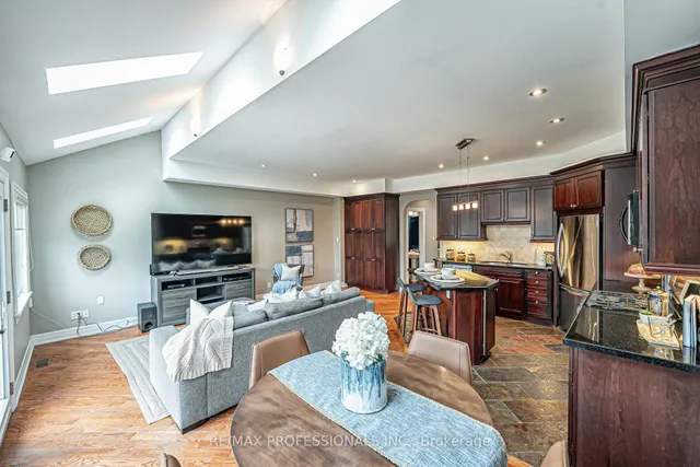 Additional image 17 of 116 Lake Shore Dr