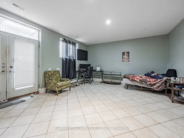 Additional image 26 of 32 Roberta Dr