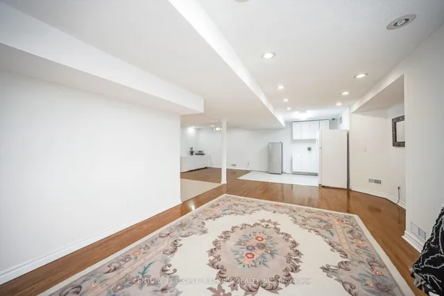 Additional image 39 of 810 Craig Carrier Crt