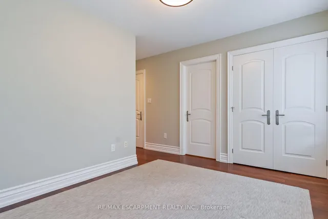 Additional image 26 of 274 Lake Promenade N/A