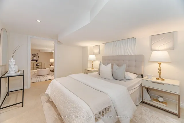 Additional image 26 of 33 Willingdon Blvd