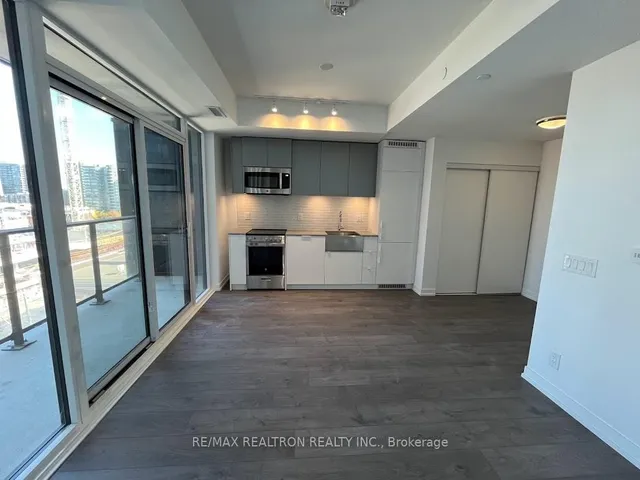 Additional image 3 of 270 Dufferin St Unit 602