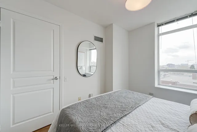 Additional image 16 of 140 Bathurst St Unit 703