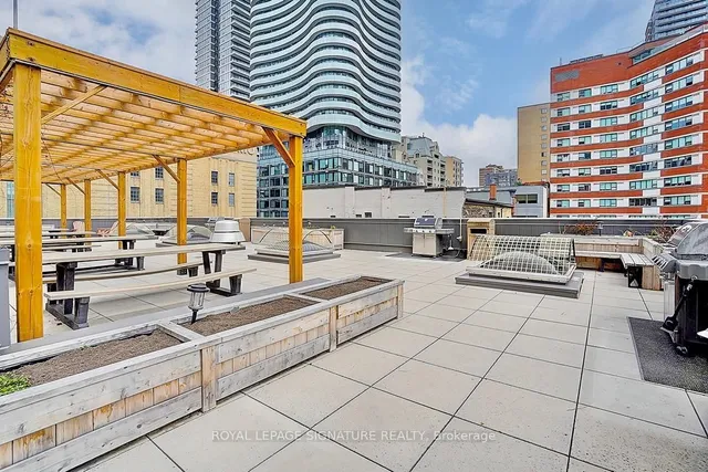 Additional image 31 of 45 Carlton St Unit 1209