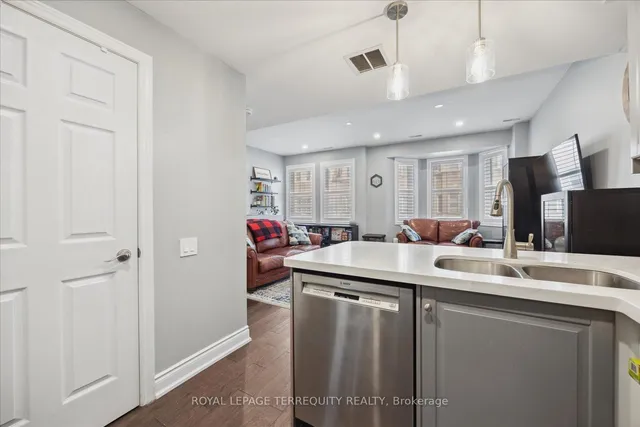 Additional image 14 of 760 Lawrence Ave Unit 61