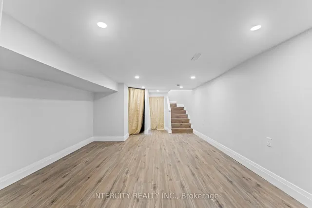 Additional image 16 of 68 Greendale Ave