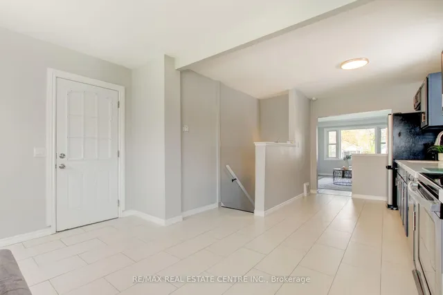 Additional image 26 of 182 Glennie Ave