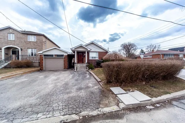 Additional image 6 of 109 Regina Ave