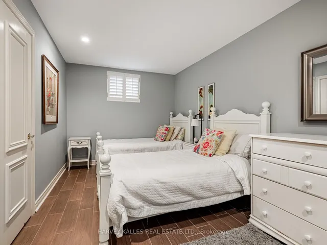 Additional image 23 of 55 Viewmount Ave