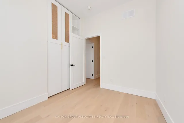 Additional image 19 of 33 Lanark Ave