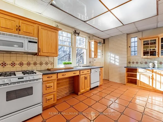 Additional image 13 of 2 Mount Royal Ave