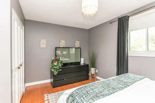 Additional image 28 of 235 Fergus Ave