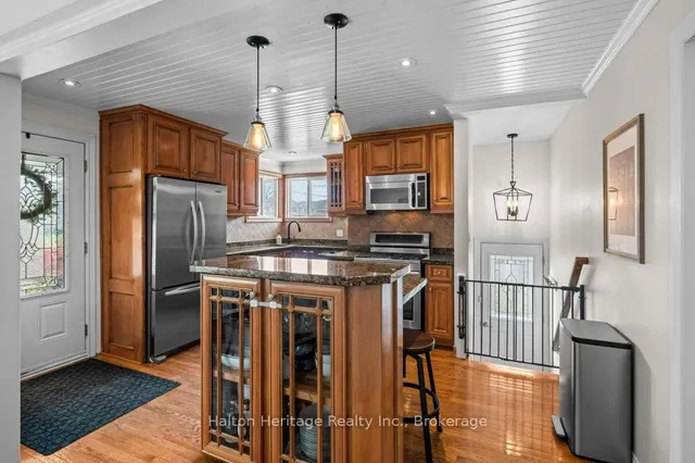 Additional image 9 of 376 East 18th St
