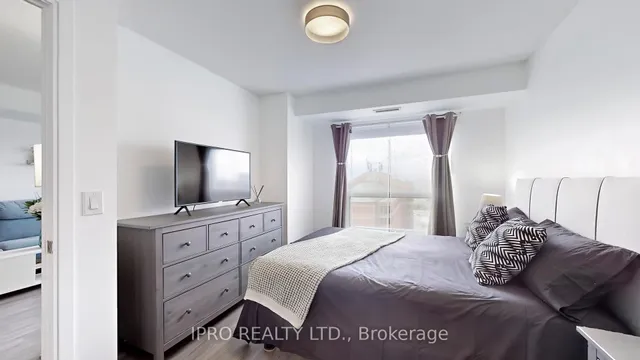 Additional image 20 of 125 Village Green Sq Unit 1606