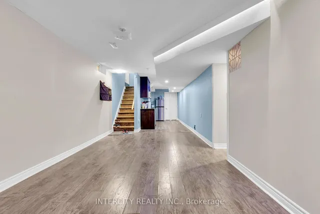 Additional image 39 of 98 Lola Cres