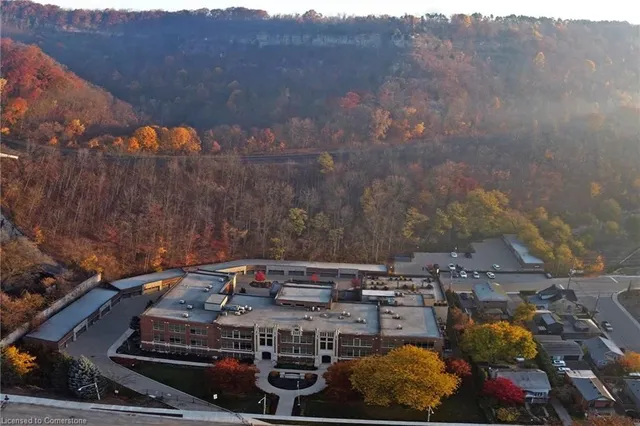 Additional image 35 of 397 King St Unit 108