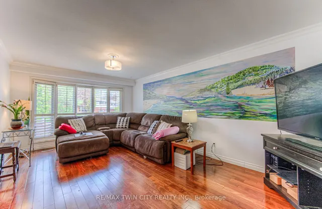 Additional image 6 of 92 Pinehurst Cres