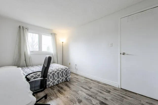 Additional image 24 of 33 Rochelle Ave Unit 51