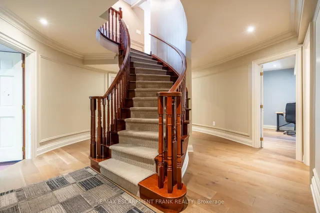 Additional image 27 of 59 Elodia Crt