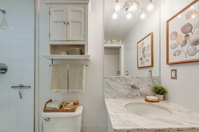 Additional image 19 of 59 East Liberty St Unit 401