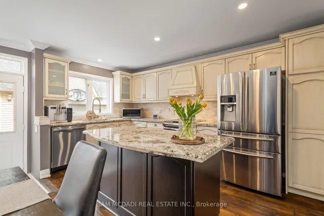 Additional image 16 of 7174 Upton Cres