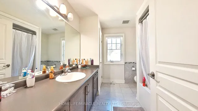 Additional image 35 of 117 Eaglecrest St