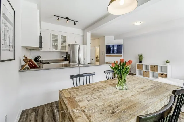 Additional image 26 of 383 Dundas St Unit 34