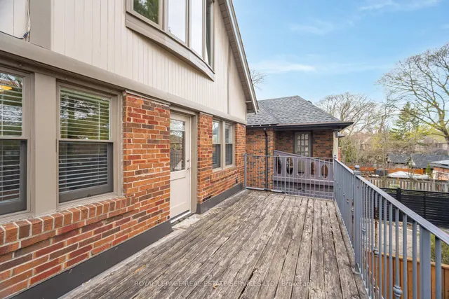 Additional image 34 of 33 Willingdon Blvd