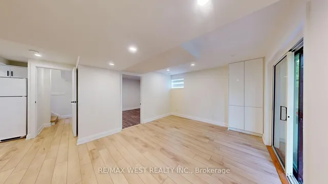 Additional image 28 of 2 Clanwilliam Crt