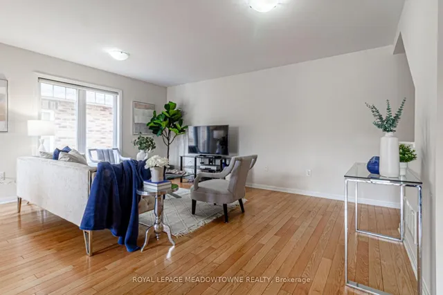 Additional image 21 of 217 Woodley Cres