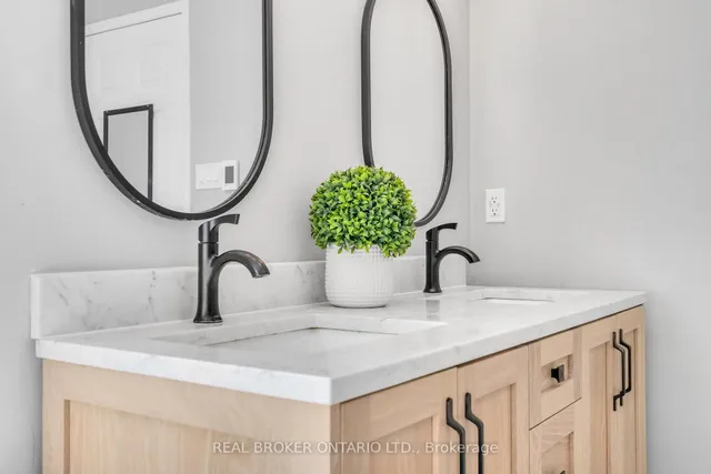 Additional image 31 of 1036 Hemstreet Cres