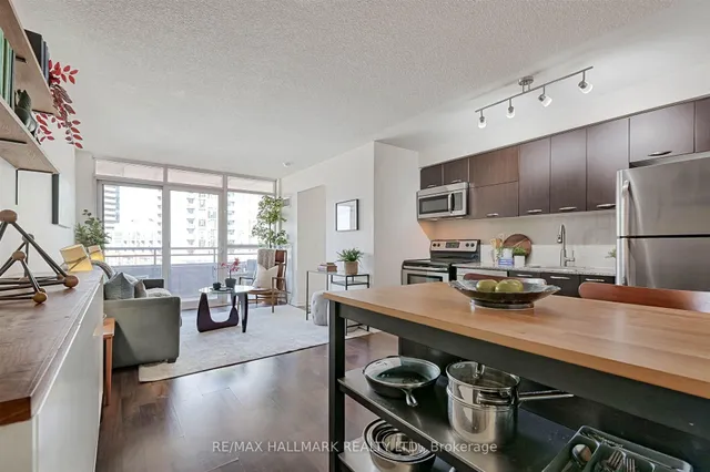 Additional image 6 of 38 Joe Shuster Way Unit 721
