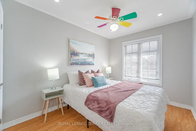 Additional image 29 of 15 Versailles Cres