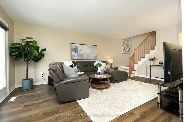 Additional image 13 of 23 Town House Cres