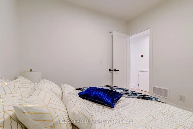 Additional image 38 of 718 Hillsdale Ave