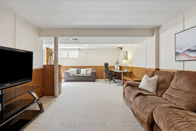 Additional image 24 of 588 Hyacinthe Blvd