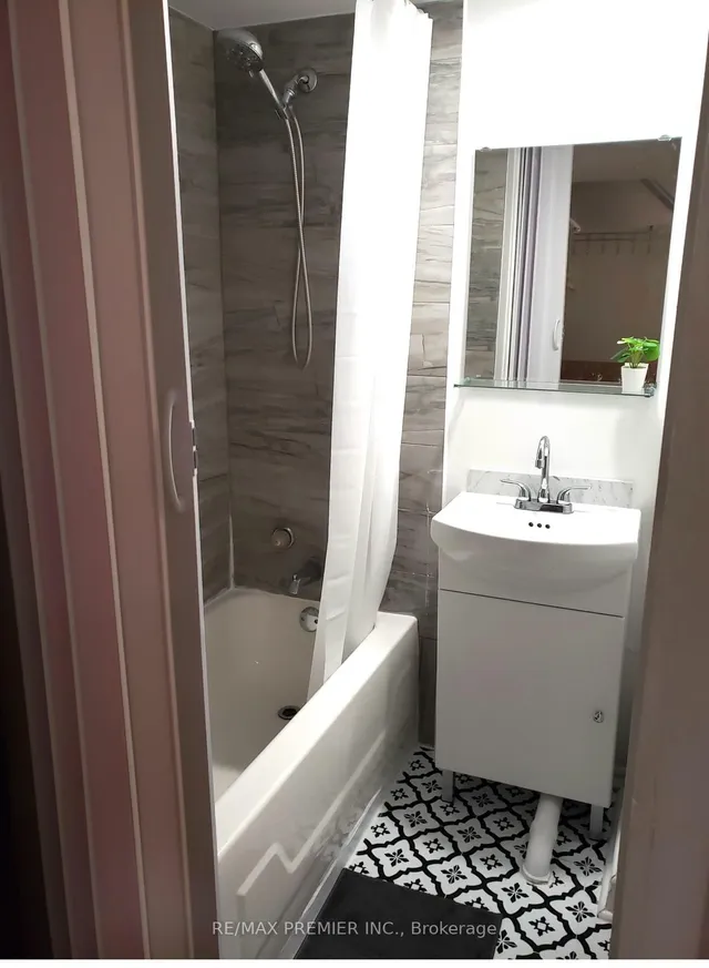 Additional image 17 of 246 John Garland Blvd Unit 43