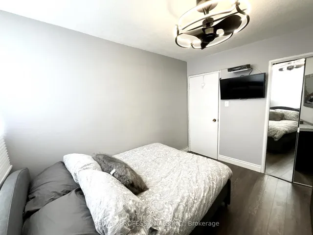 Additional image 31 of 551 The West Mall N/A Unit 1622