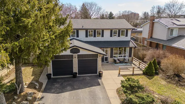 21 Cedar St