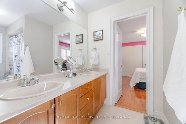 Additional image 27 of 18 Armani Lane