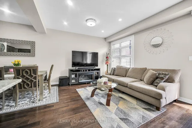 Additional image 21 of 8 Charleswood Cres