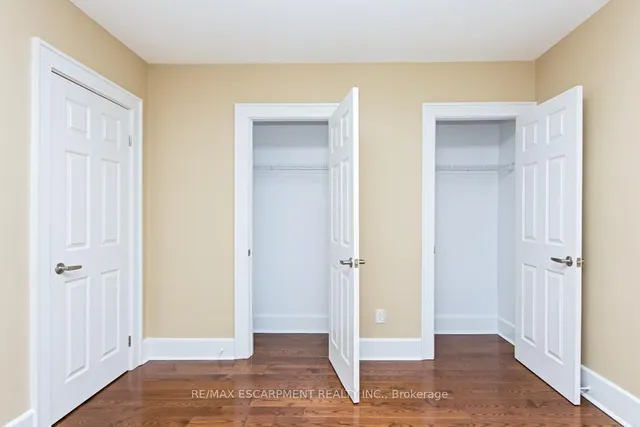 Additional image 20 of 362 John St Unit 4