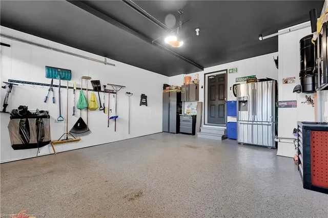 Additional image 47 of 72 Aldgate Avenue Ave
