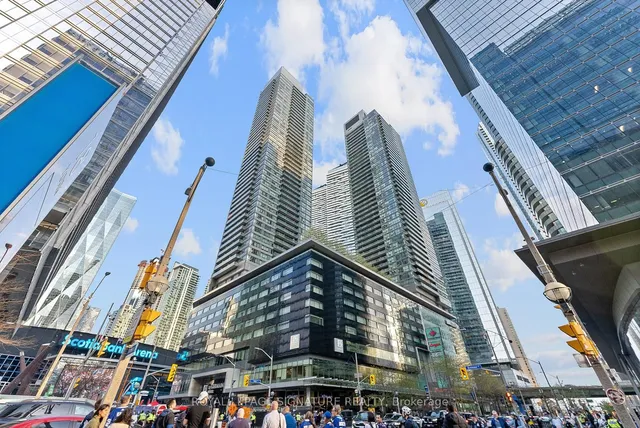 Additional image 40 of 65 Bremner Blvd Unit 4101