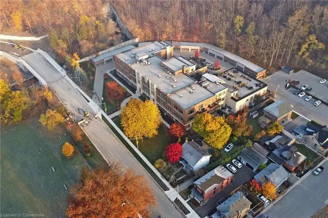 Additional image 32 of 397 King St Unit 108